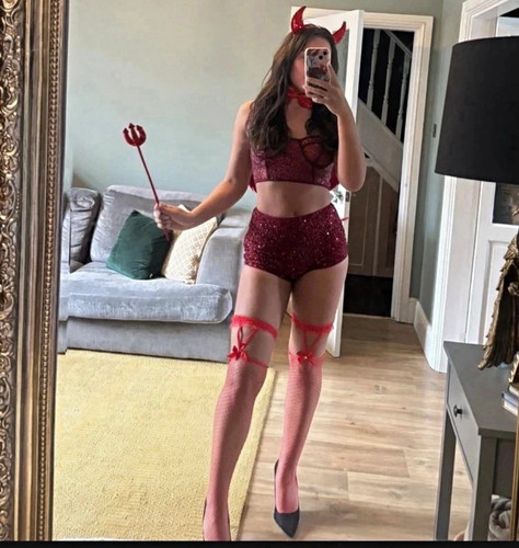 Red devil halloween complete - red,