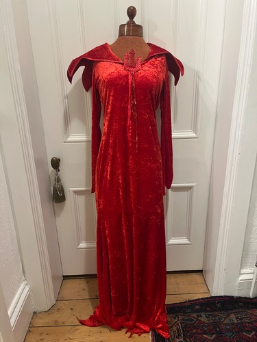 Long devil lady - long,